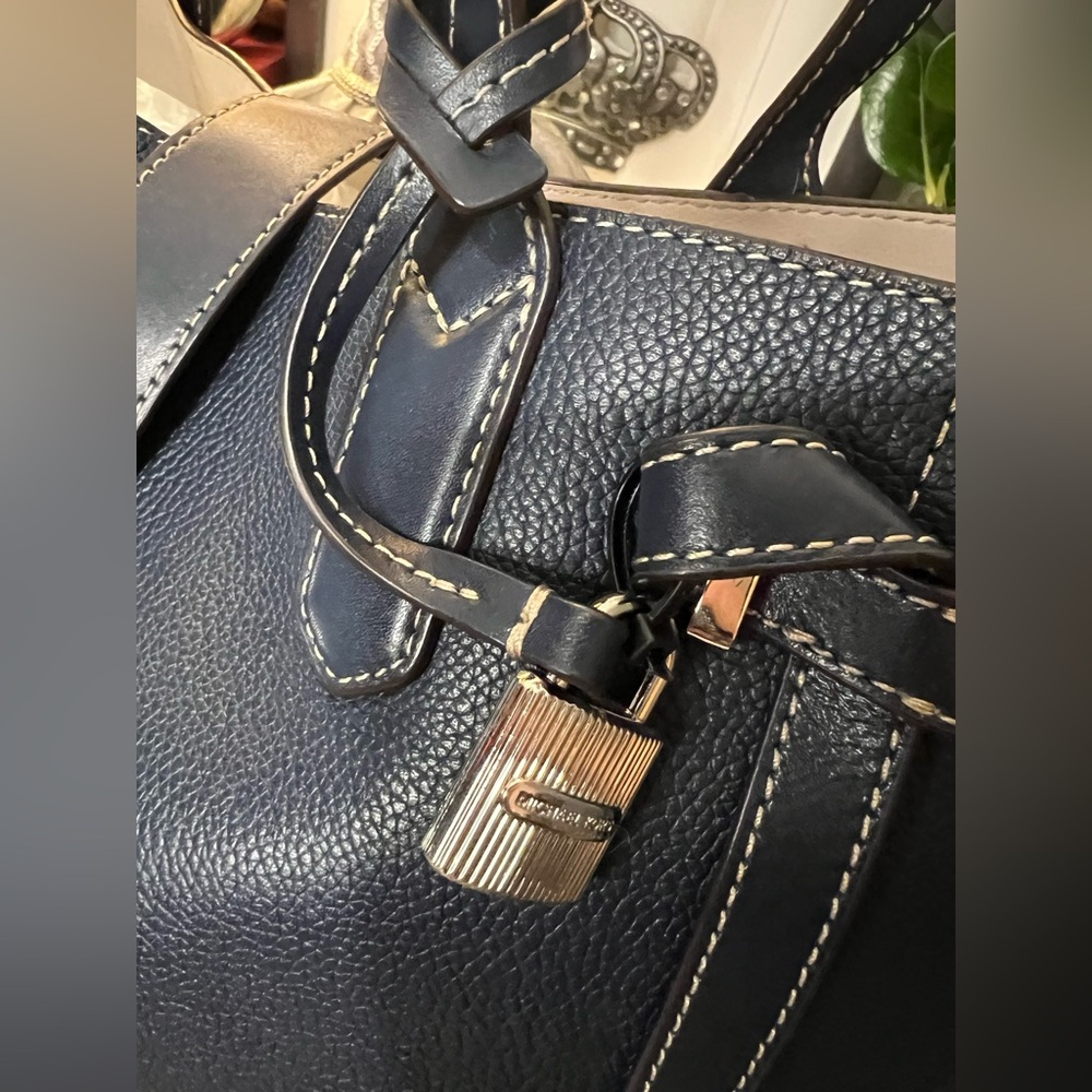 Michael Kors Navy Blue Tote Bag - Picture 9 of 16